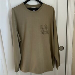 100%Cotton Fabric H&M Khaki Long Sleeve Men’s Tee with Graphic.